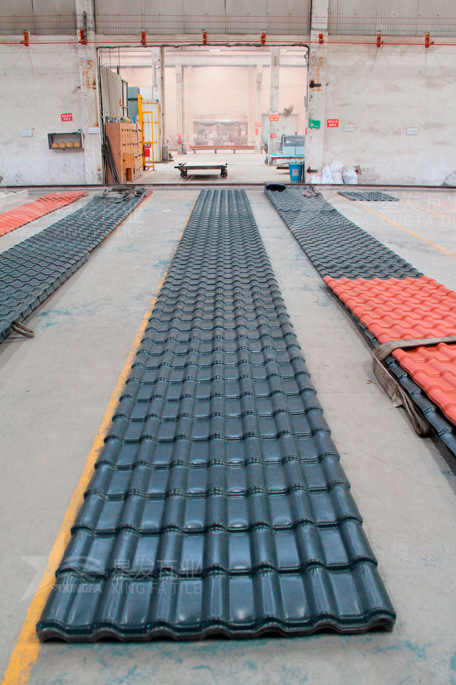 樹脂瓦白底和灰底哪個好？白底和灰底在質(zhì)量、價格上有啥區(qū)別？