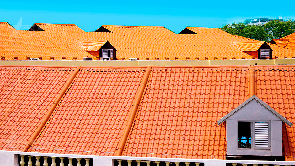 想購(gòu)買(mǎi)材質(zhì)好的屋面瓦，到底選合成樹(shù)脂瓦好還是鋁瓦好？