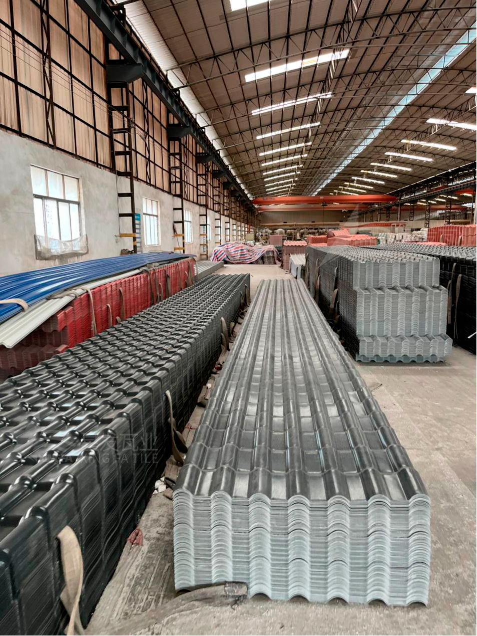 實力合成樹脂瓦生產(chǎn)廠家直銷的3大優(yōu)勢！