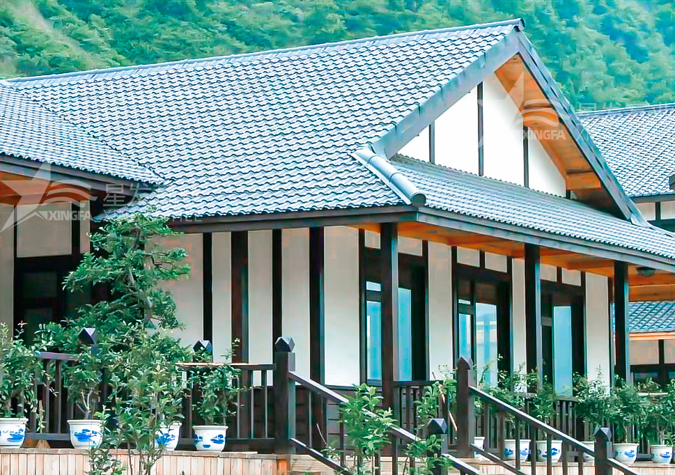 抵御炎炎夏日，用合成樹脂瓦為涼亭加裝“遮陽傘”